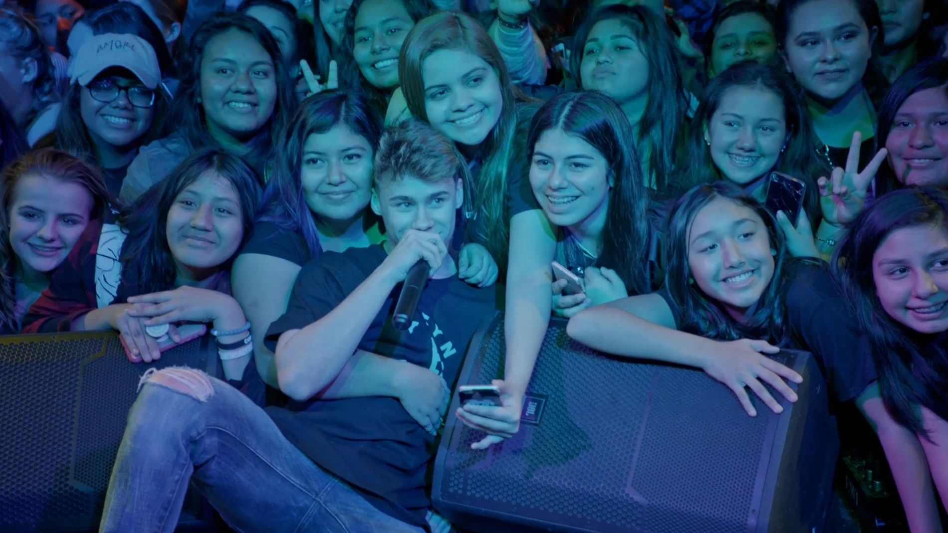 Austyn Tester pudo probar las mieles de la fama rodeado de fans durante una gira de influencers