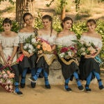 Fotograma de la serie "La Reina del pueblo"