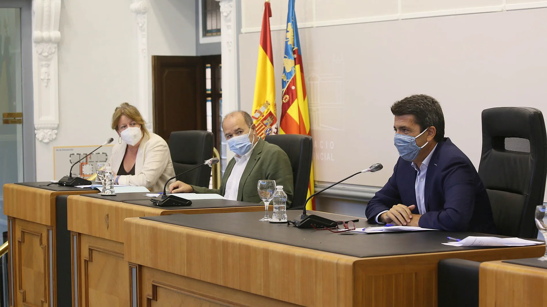 El presidente de la Diputación de Alicante, Carlos Mazón, hoy durante la reunión de la Mesa Técnica del Agua