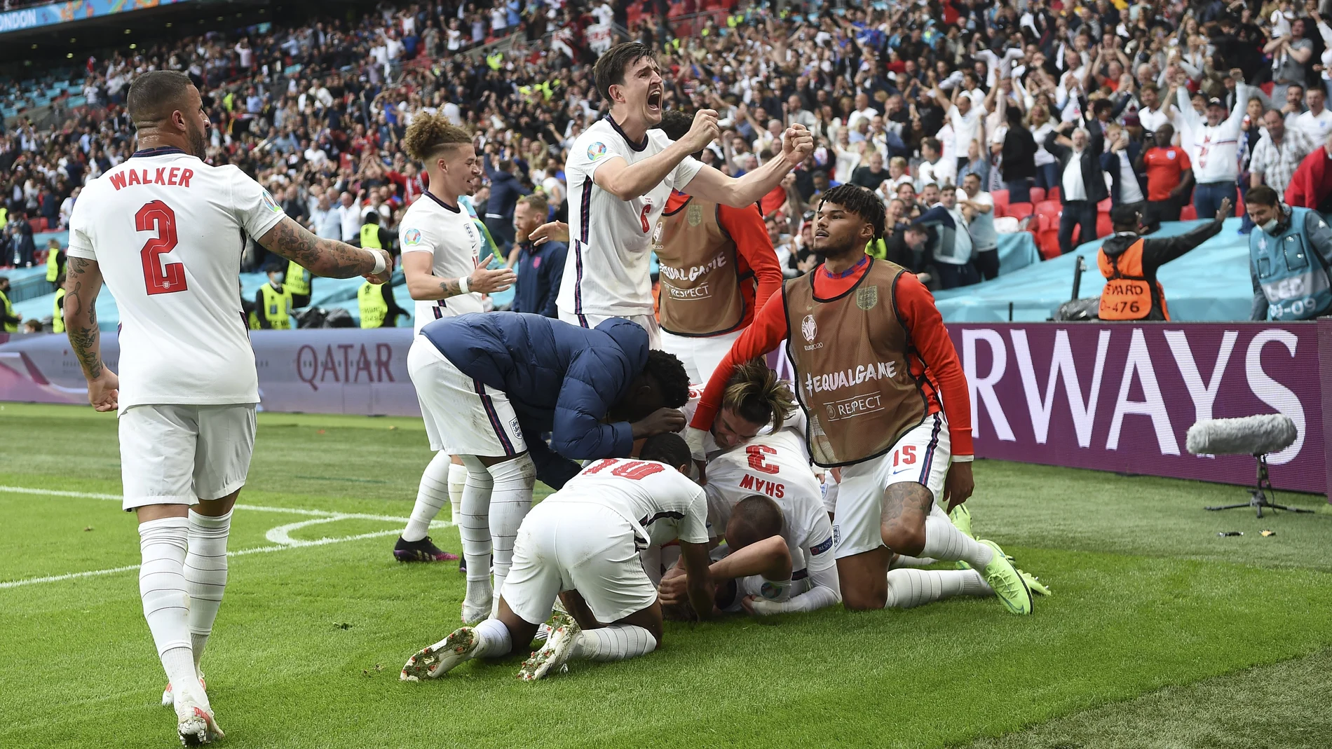 Los jugadores de Inglaterra celebran su victoria ante Alemania