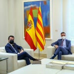 El presidente del Gobierno, Pedro Sánchez (d); y el president de la Generalitat de Catalunya, Pere Aragonès, durante una reunión en el Palacio de la Moncloa, a 29 de junio de 2021, en Madrid (España). EUROPA PRESS/R.Rubio.POOL29/06/2021