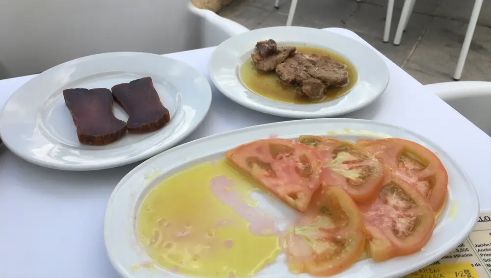 Tapas deliciosas y la mojama excepcional.