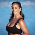 Anabel Pantoja posa en bikini para los medios de comunicación en Parque Warner Beach