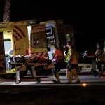 Rozando las 0.00 horas llegó un helicóptero del servicio de búsqueda y rescate (SAR) del Ejército del Aire al helipuerto del Hospital Doctor Negrín de Las Palmas de Gran Canaria, con tres de los ocupantes de la patera