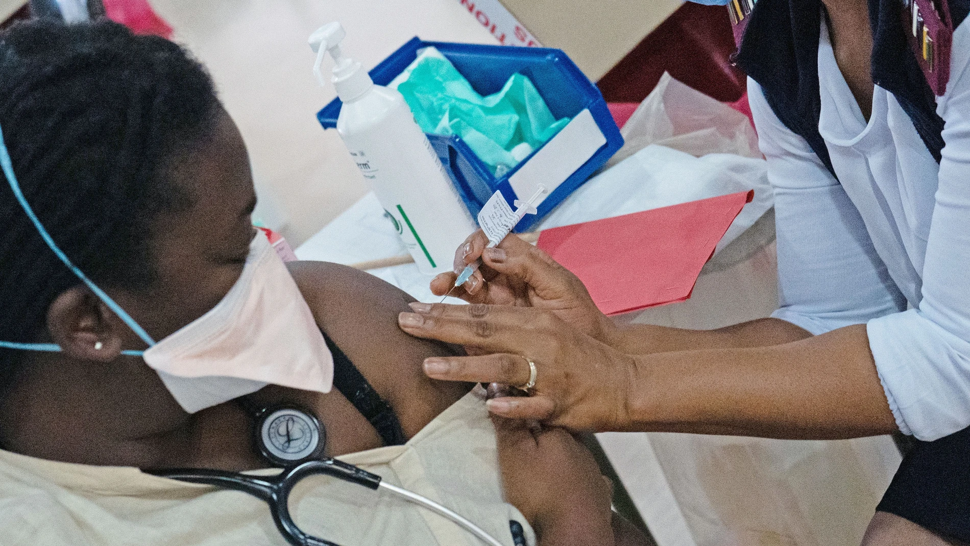 Vacunación contra el coronavirus en Johannesburgo