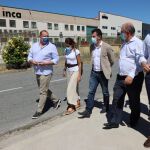 El secretario general del PSOE de Castilla y León, Luis Tudanca, visita el polígono de Vicolozano en Ávila