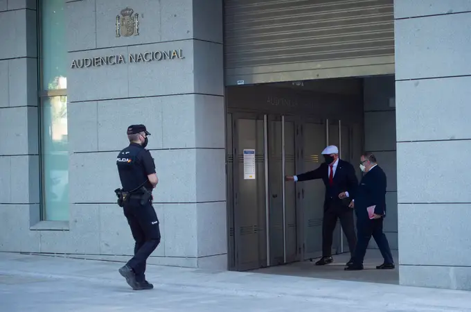 El juez entrega las agendas a Villarejo y abre la puerta a que otros investigados las pidan