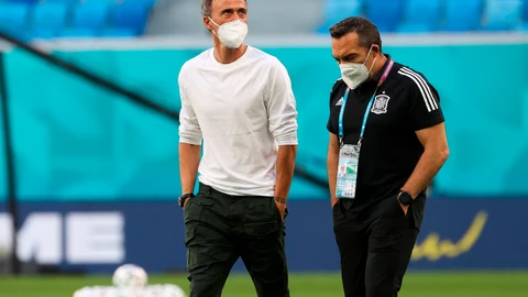 Luis Enrique, con Joaquín Valdés, el psicólogo de la selección