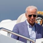 El presidente Joe Biden llega en el Air Force para las festividades del 4 de julio