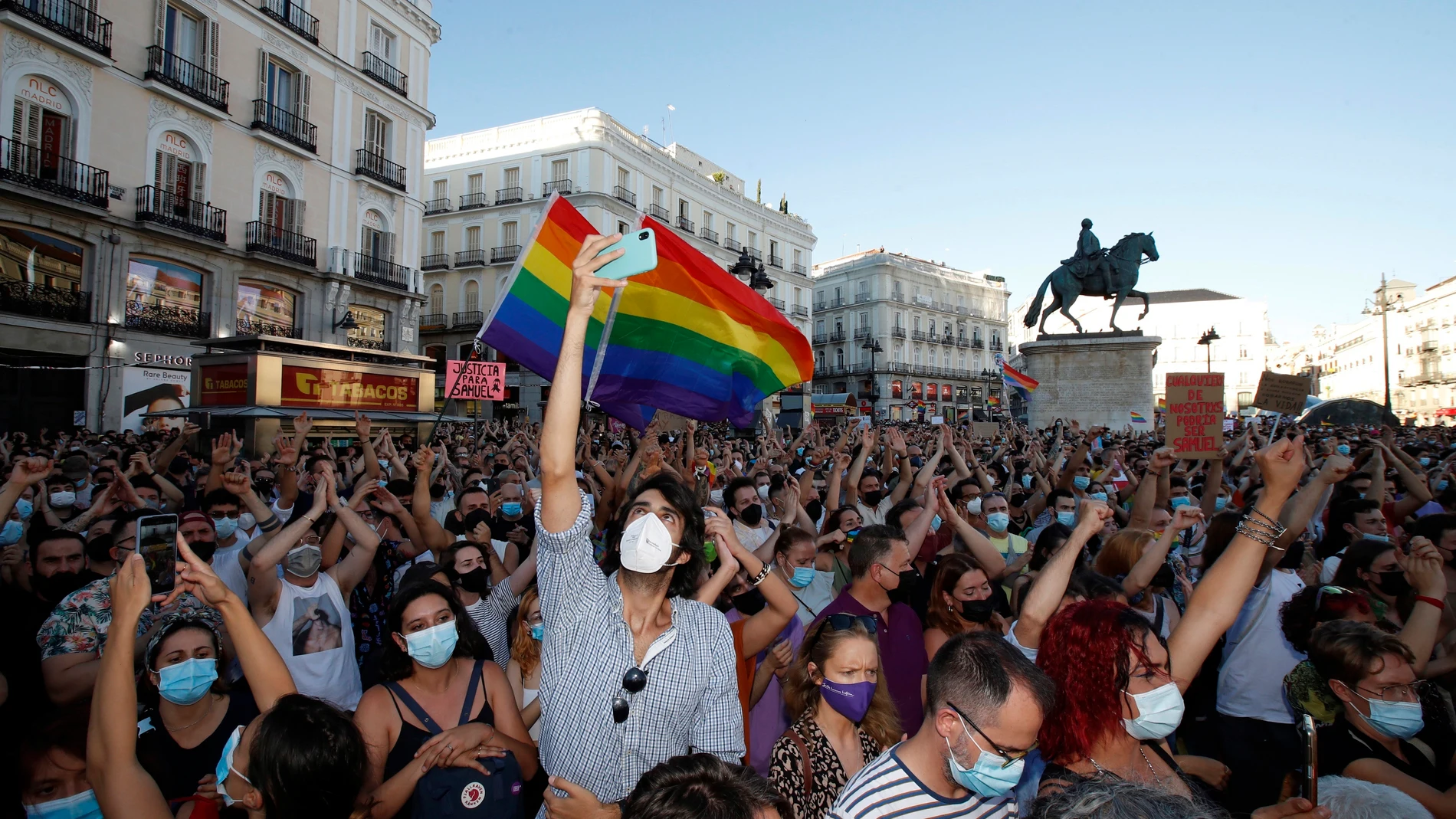 Manifestación celebrada en julio en la Puerta del Sol, en Madrid, para condenar la brutal agresión que acabó este sábado con la vida del joven Samuel Luiz, de 24 años.