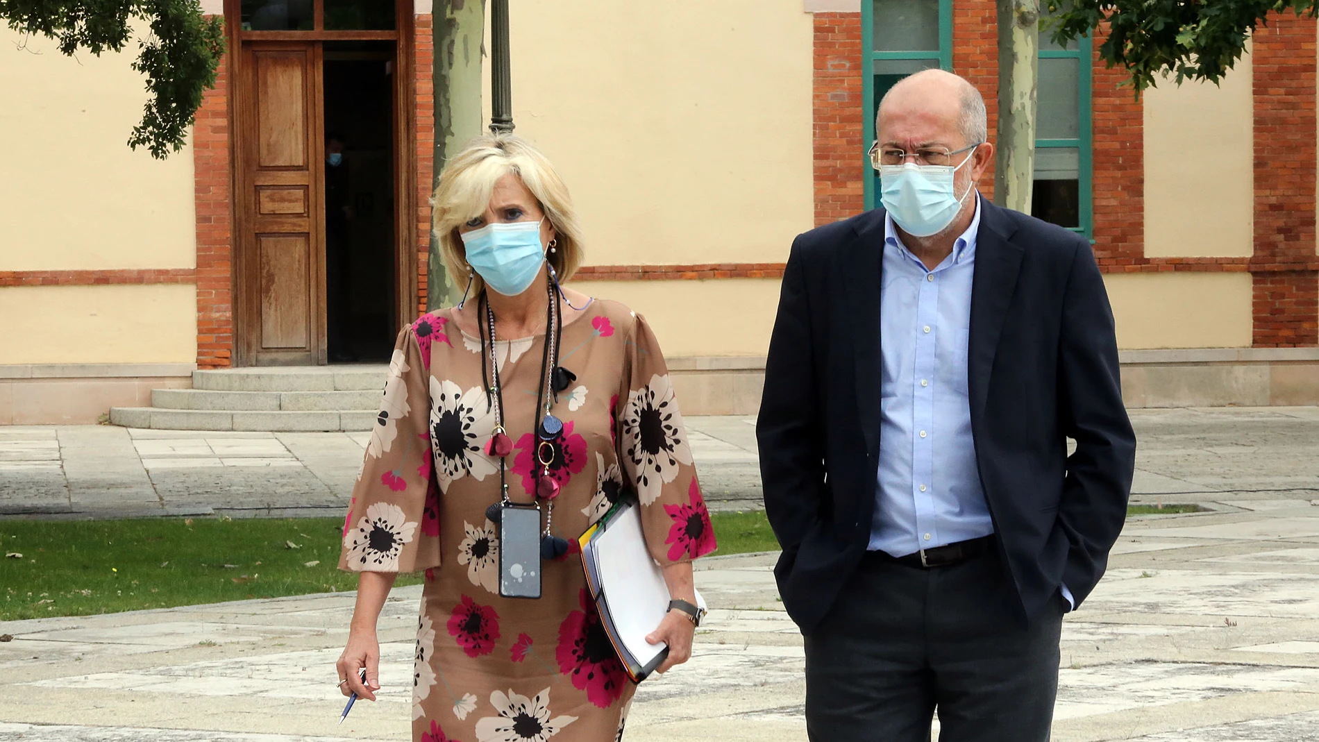 La consejera de Sanidad, Verónica Casado, informa sobre la situación epidemiológica en Castilla y León, junto al vicepresidente Francisco Igea