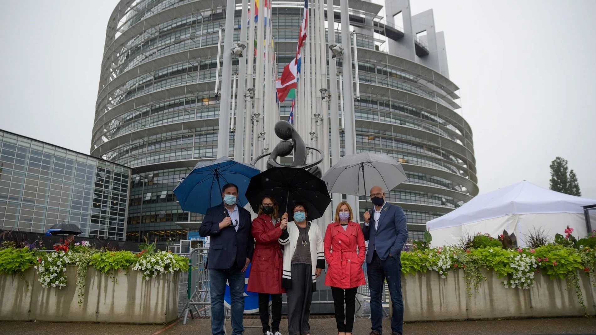 Junqueras, Forcadell y exconsellers indultados de ERC llegan al Parlamento Europeo de Estrasburgo,