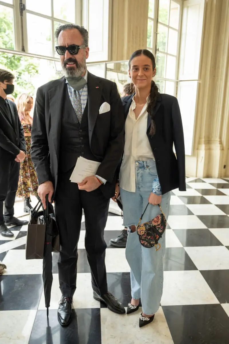 Victoria Federica y su padre, Jaime de Marichalar, en el desfile de Dior en París.