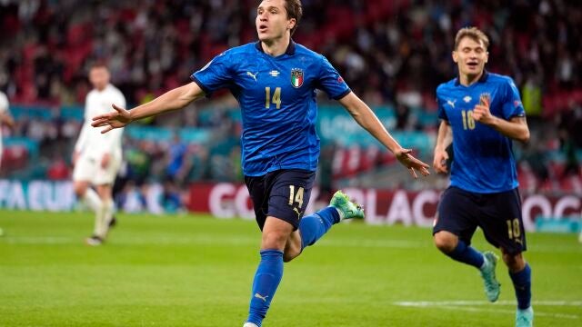 Federico Chiesa con Italia.