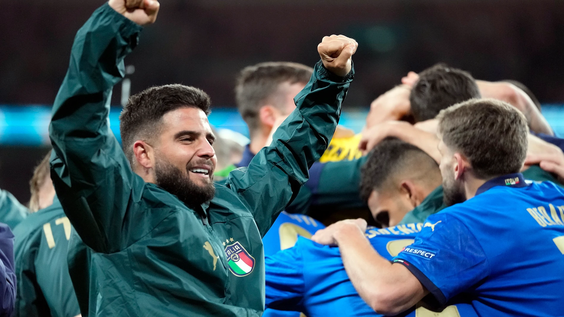 Los jugadores de Italia celebran la victoria frente a España en la Eurocopa 2020