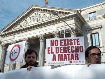 Dos jueces del TC, contra la imposición 