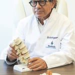 Retirar hernias discales sin necesidad de ingreso hospitalario, colocar prótesis discales desde la barriga o desde un costado son algunas de las intervenciones que se realizan en el Instituto Francés de Columna y Traumatología Biziondo.