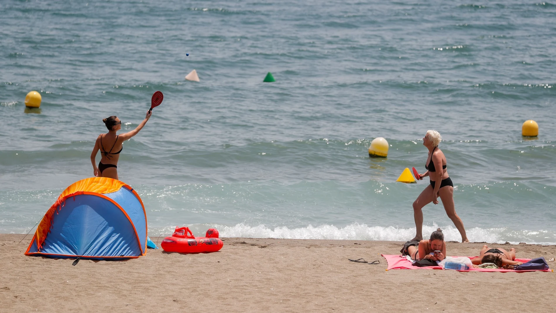 Las playas de Marbella permanecerán cerradas por la noche al implantarse el toque de queda desde este sábado