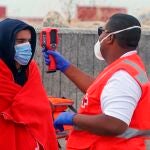Una docena de inmigrantes, con al menos un menor a bordo, rescatados en Alicante