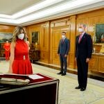 La nueva vicepresidenta segunda y ministra de Trabajo, Yolanda Díaz, promete su cargo ante el Rey Felipe VI
