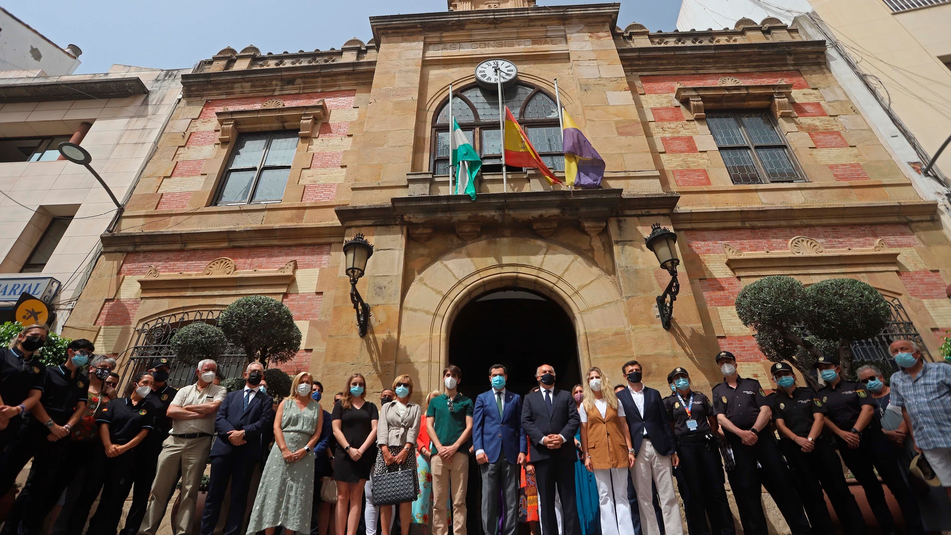 Minuto de silencio en el Ayuntamiento de Algeciras