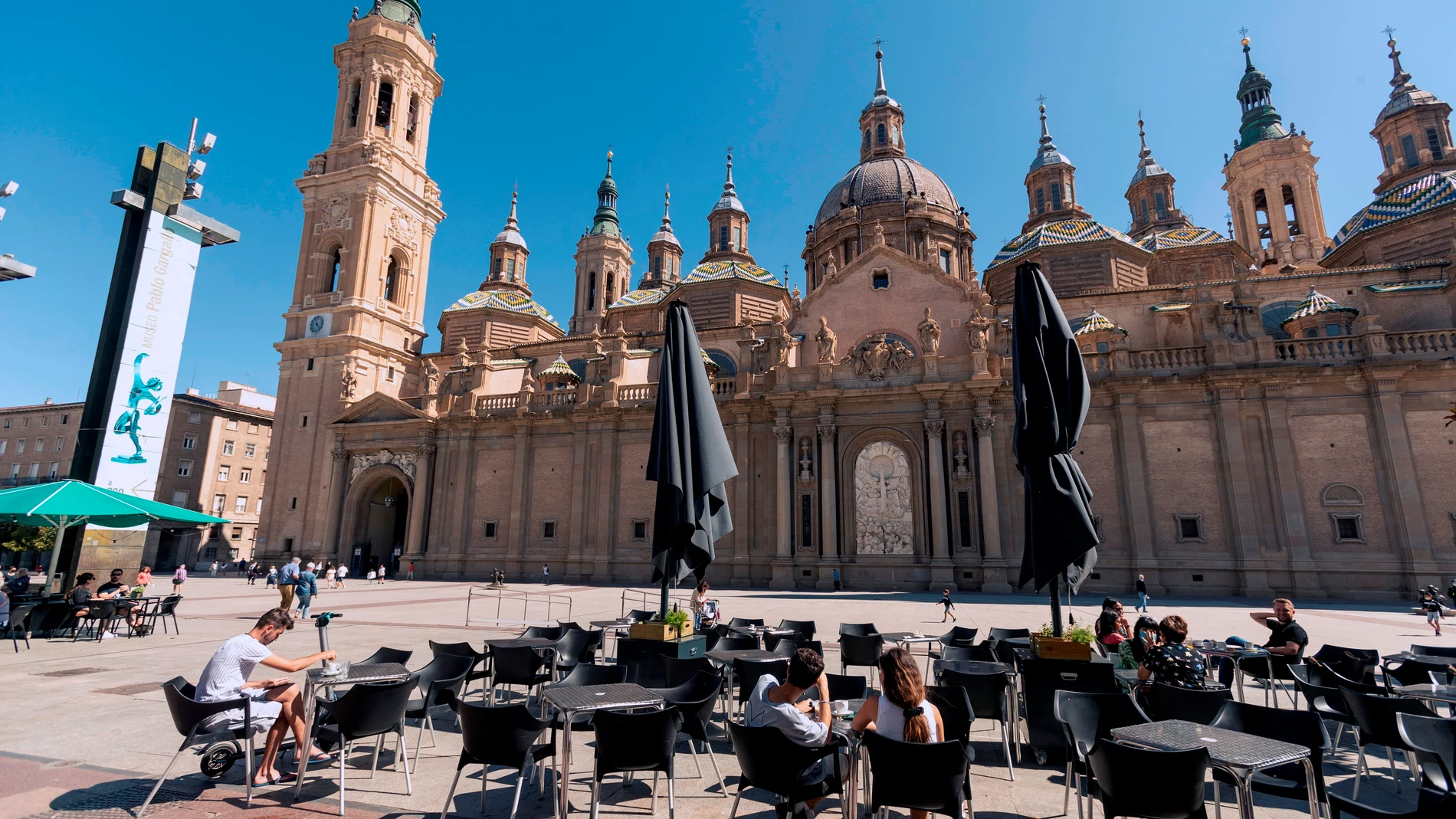 Plaza del Pilar de Zaragoza. El turismo es uno de los principales motores del PIB