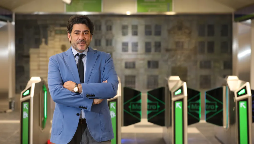 David Pérez, consejero de Transportes de la Comunidad de Madrid en la estación de Gran Vía
