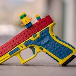 Block19, la personalización de un arma de fuego real que hace que parezca fabricada con bloques de Lego