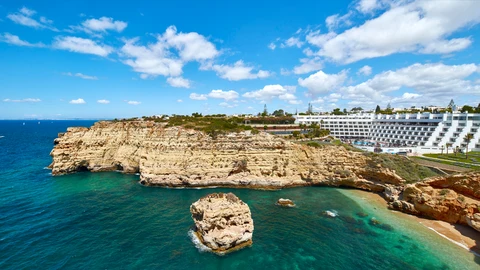 Panorámica de las vistas inolvidables del Tivoli Carvoeiro y los acantilados
