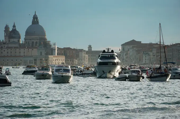 Venecia se libra de entrar en la lista negra de la Unesco, por ahora