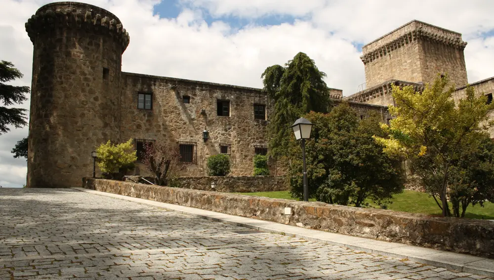 Castillo de Jarandilla, hoy transformado en Parador Nacional.