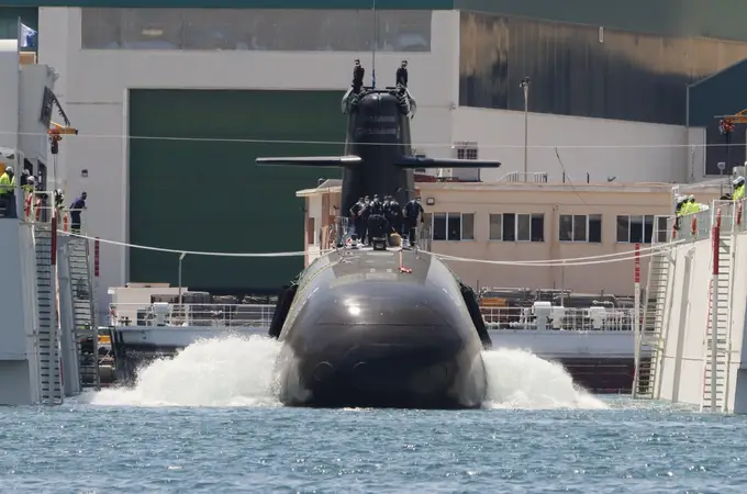 El submarino S-81 se prepara para pelear
