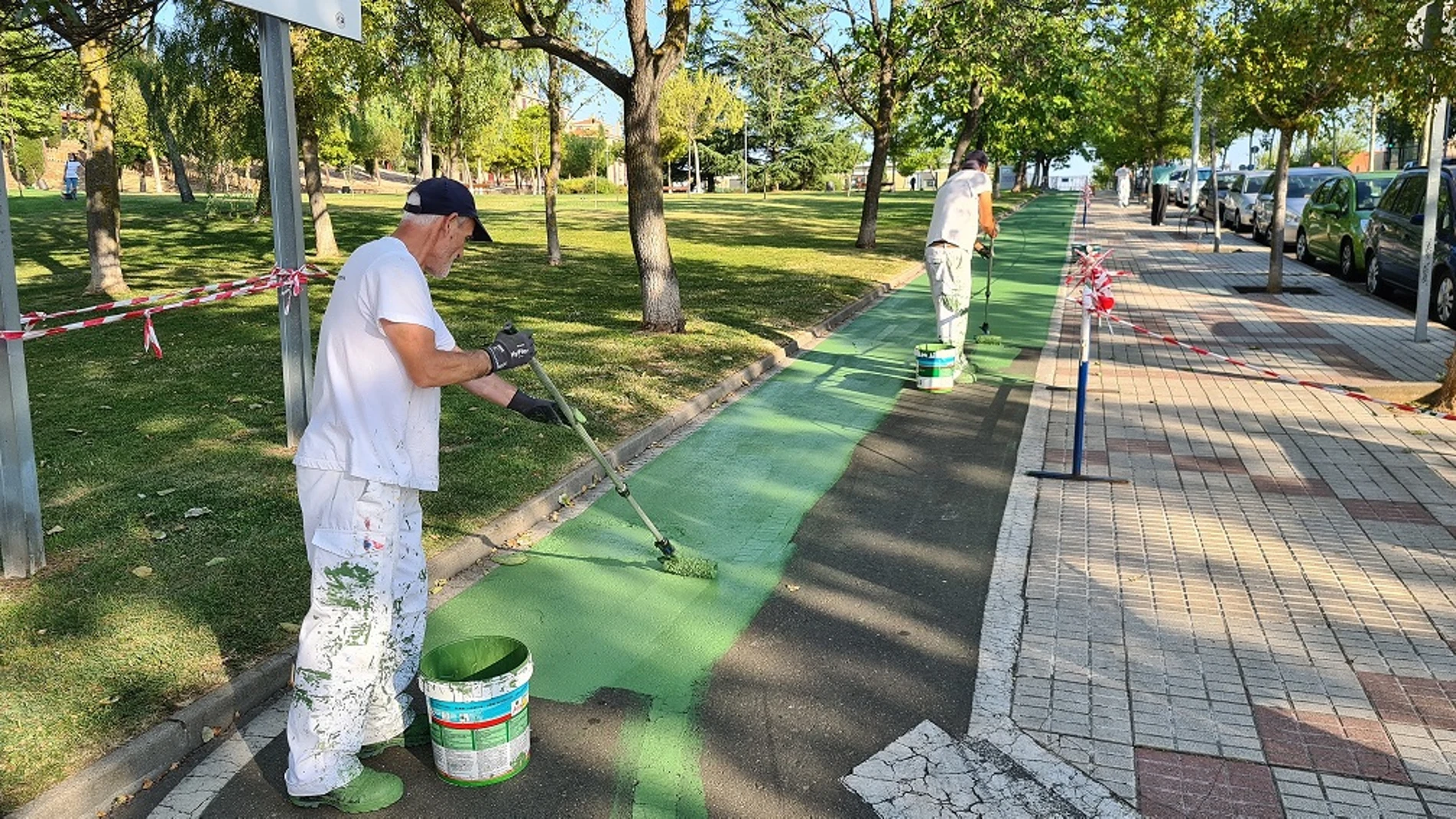 El Ayuntamiento de Salamanca acondiciona y renueva la señalización horizontal en 19 kilómetros de la red ciclista.