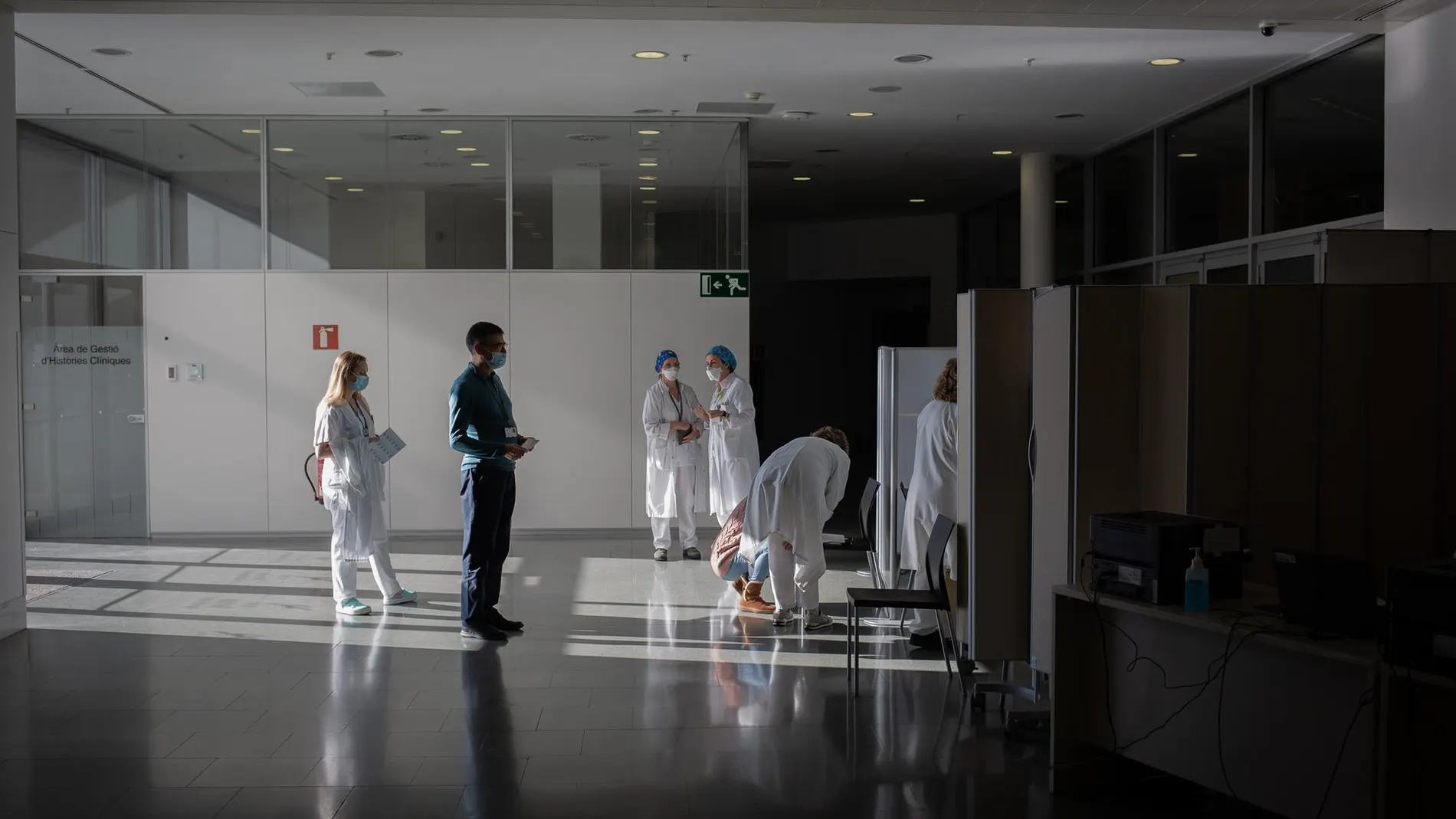 Pacientes en un hospital de Barcelona