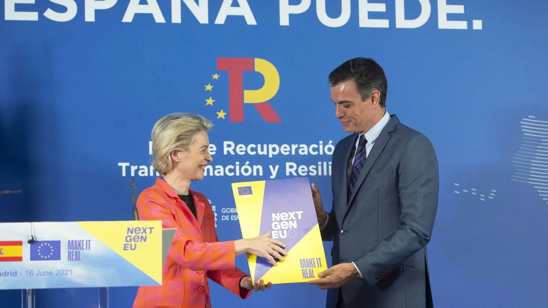 La presidenta de la Comisión Europea, Ursula von der Leyen, y el presidente del Gobierno de España, Pedro Sánchez