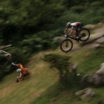 La caída de Mathieu van der Poel en la prueba de Mountain bike en los Juegos Olímpicos de Tokio 2020