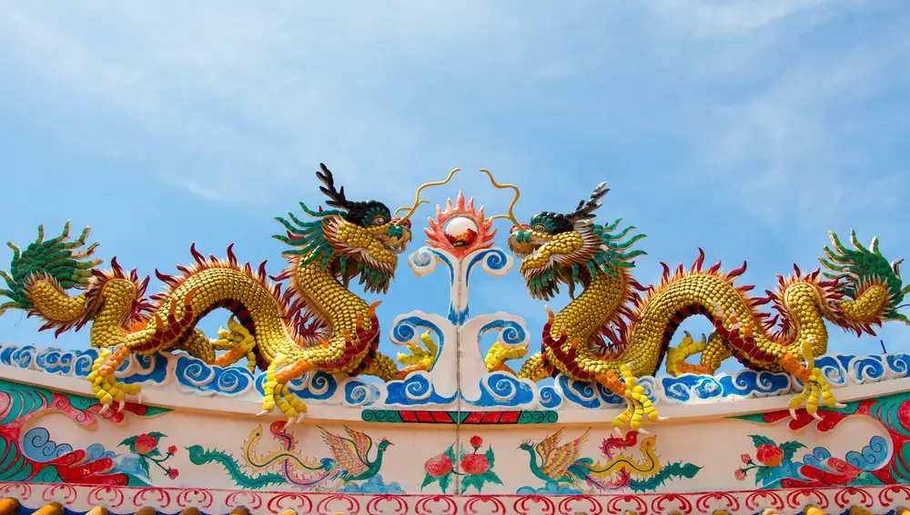 Dragones representados en un templo chino.