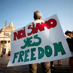 Manifestantes en Roma contra la obligatoriedad de tener un certificado covid para entrar en bares y restaurantes