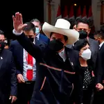 El presidente de Perú, Pedro Castillo, acompañado de su familia llega al Palacio de Gobierno para la ceremonia de investidura en Lima
