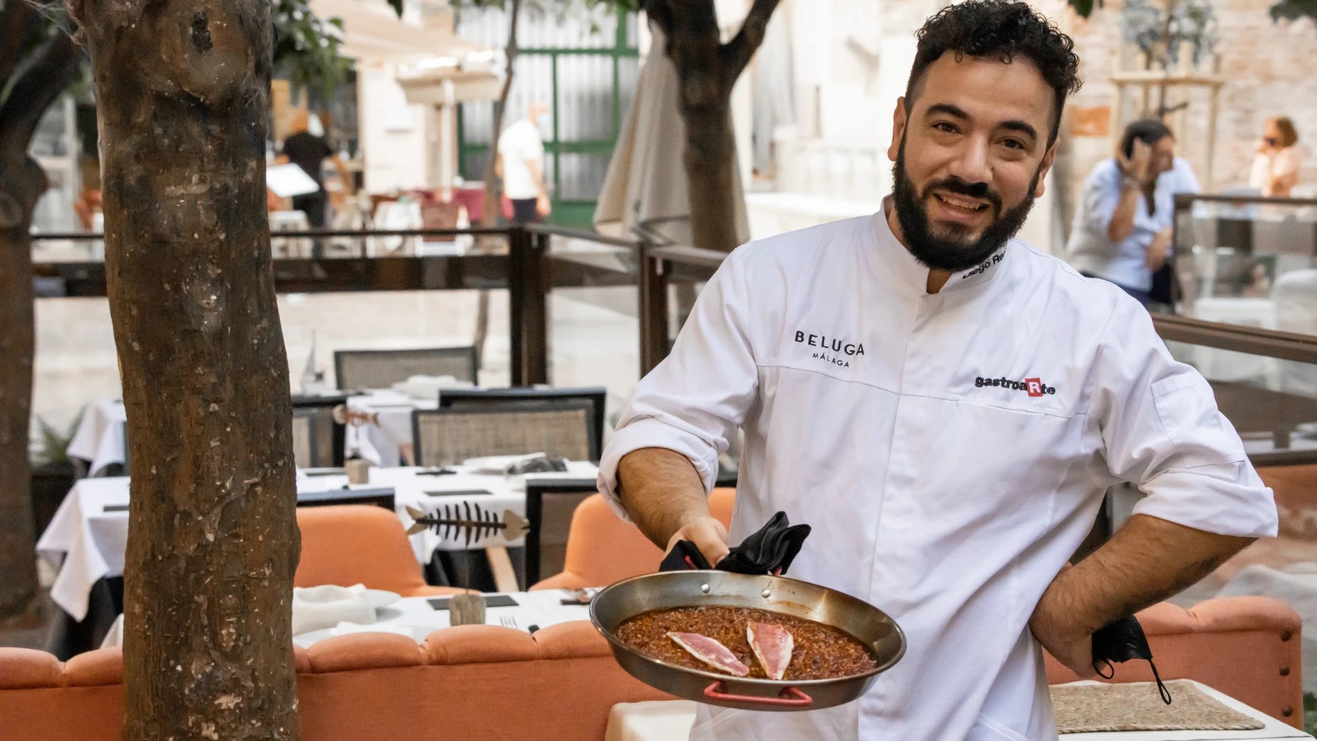 Diego René es el cocinero de Beluga, situado en el centro de Málaga