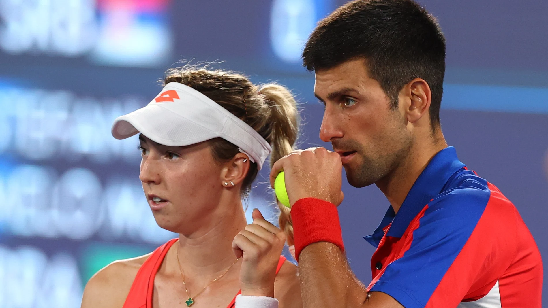 Los serbios Nina Stojanovic y Novak Djokovic en los Juegos Olímpicos de Tokio 2020