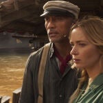 Dwayne Johnson y Emily Blunt en "Jungle cruise"