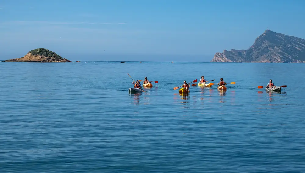 Kayak en el mar Mediterráneo
