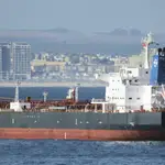 El carguero Mercer Street que ha sido atacado en la costa de Omán