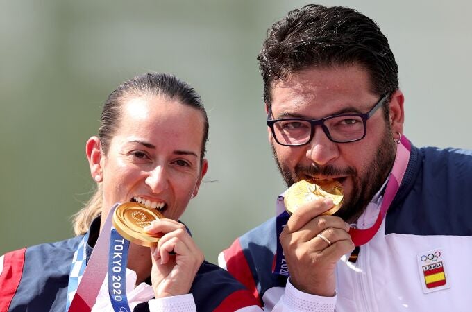 Fátima Galvez y Alberto Fernández, con el oro de los Juegos Olímpicos de Tokio 2020