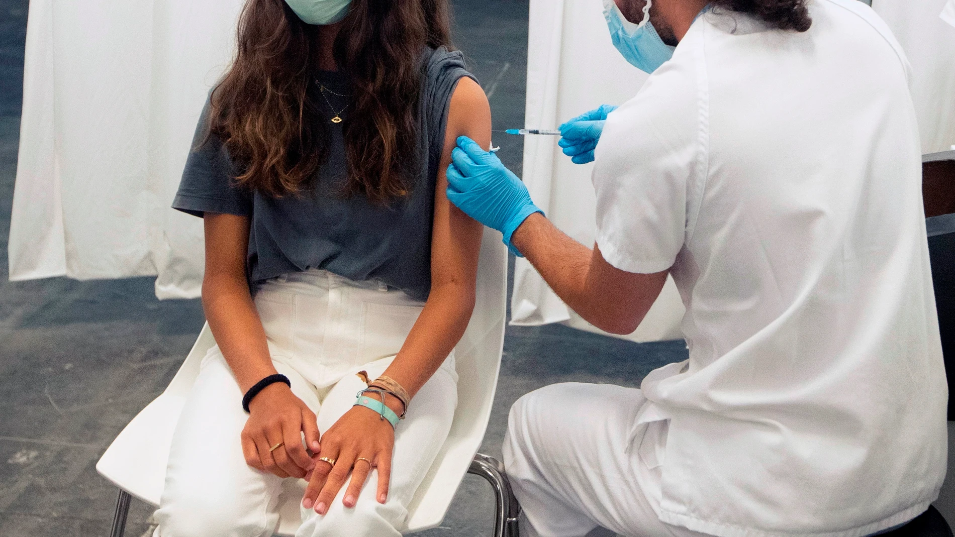 El departamento de Salud de la Generalitat ha iniciado el proceso de vacunación de los jóvenes de 12 a 15 años
