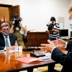 El presidente de la Generalitat valenciana, Ximo Puig (dcha), se reunió el jueves con el ministro de Inclusión, Seguridad Social y Migraciones, José Luis Escrivá