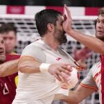 La dura defensa danesa golpea a Raúl Entrerríos en la semifinal de los Juegos de Tokio