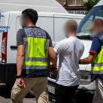 En el momento de su arresto mostró una gran agresividad, por lo que unos de los investigadores resultó con heridas leves en un brazo