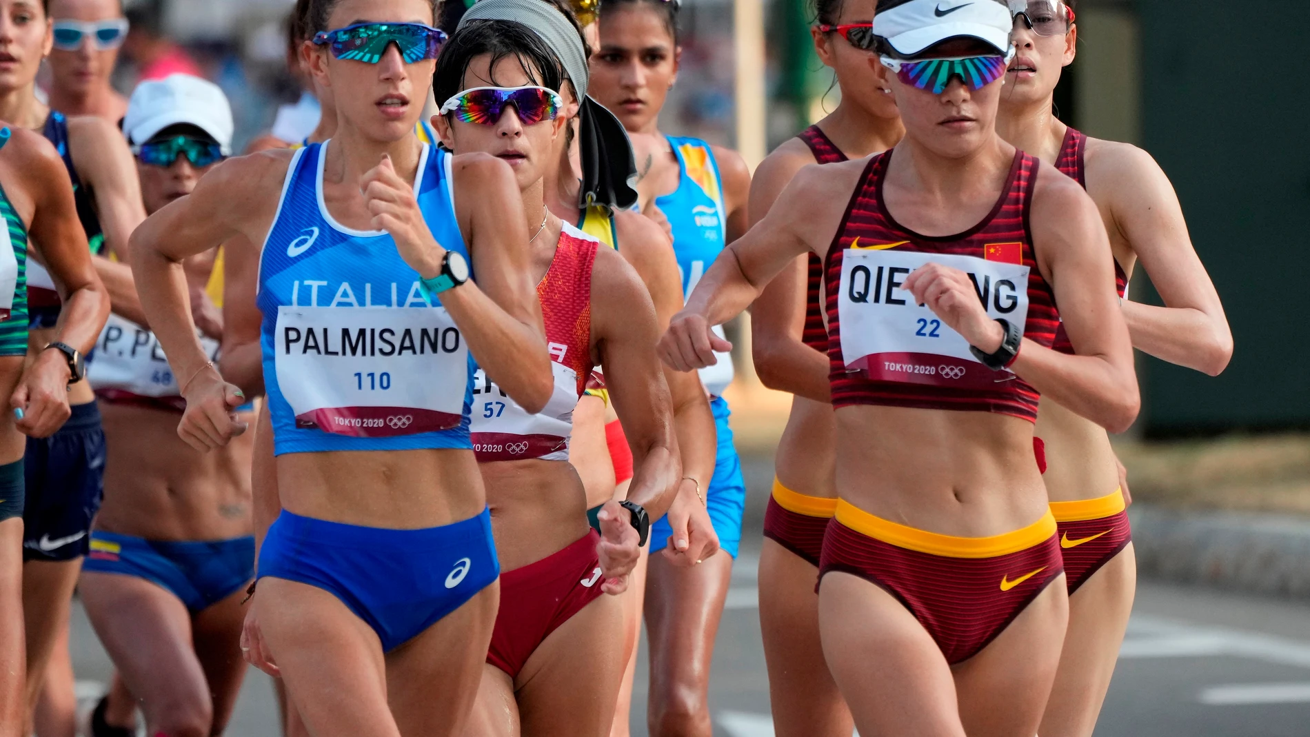 María Pérez, detrás de la italiana Palmisano, que se llevó el oro en los 20 kilómetros marcha de los Juegos de Tokio